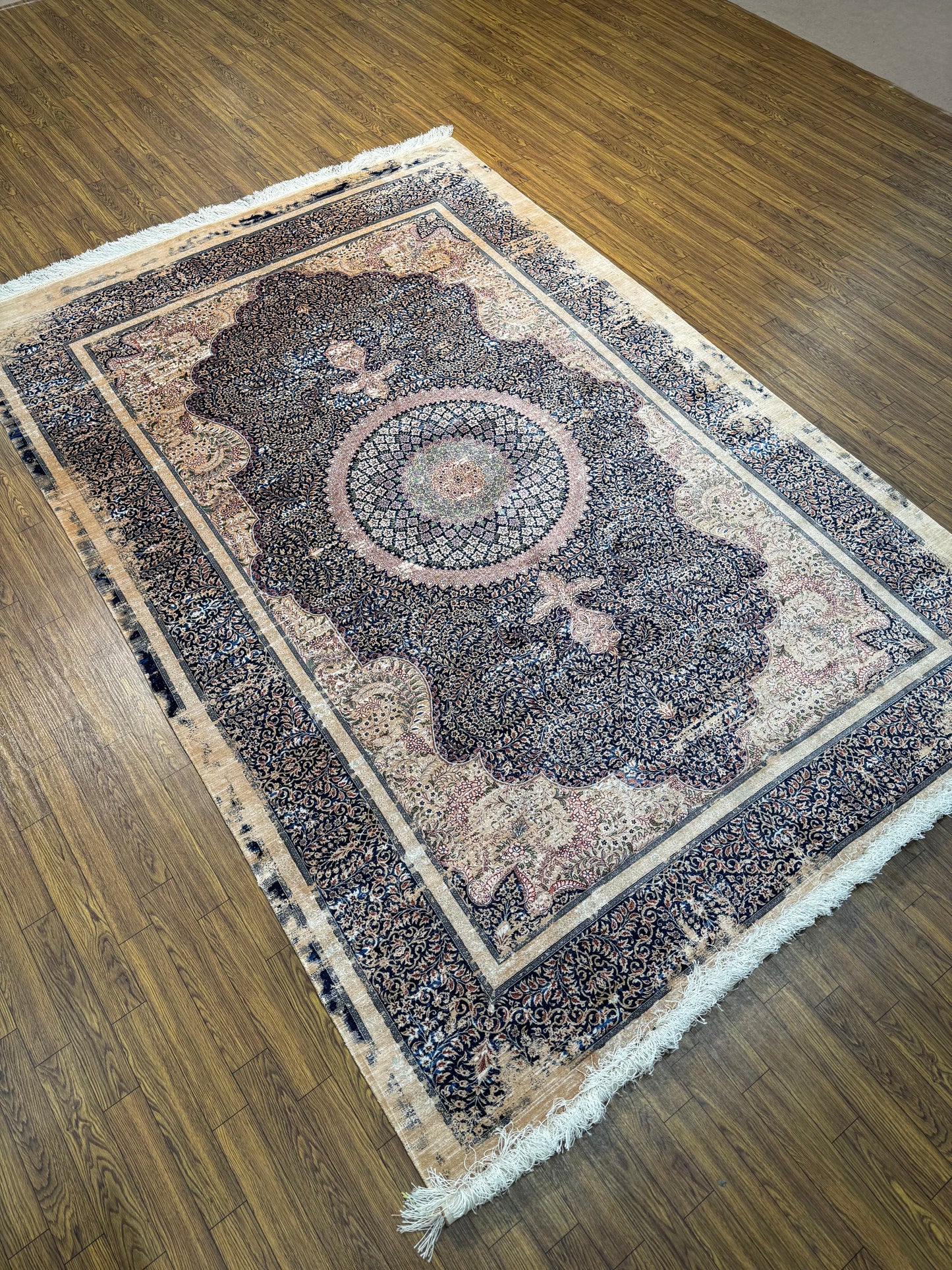 Black Beige Medallion Contrast Persian Rug (5x8 ft)