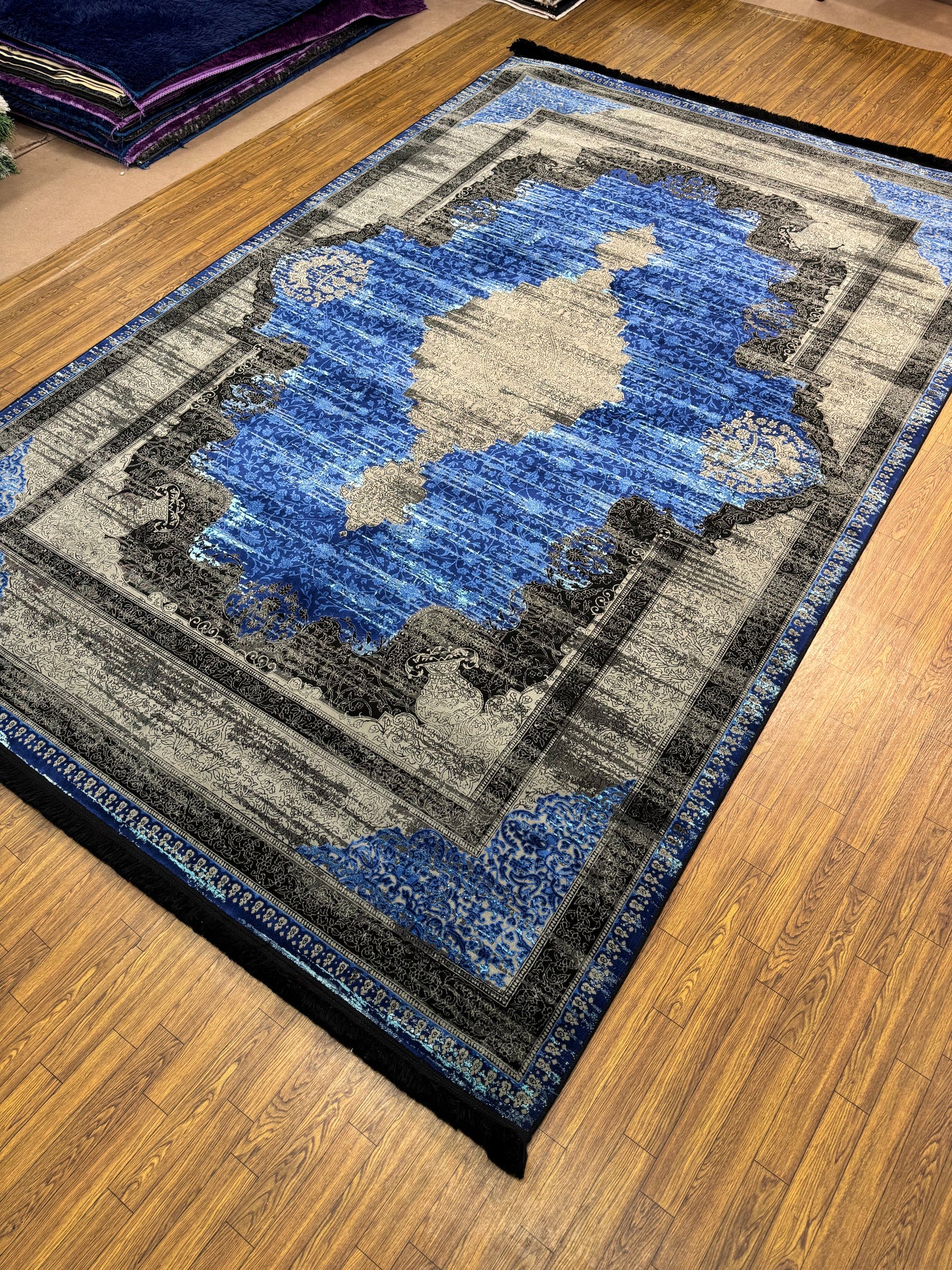 Blue Grey Abstract Distressed Rug (7x10 ft)