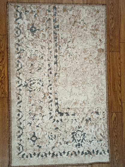 Distressed Beige & Charcoal Medallion Doormat 2.6x1.7 ft