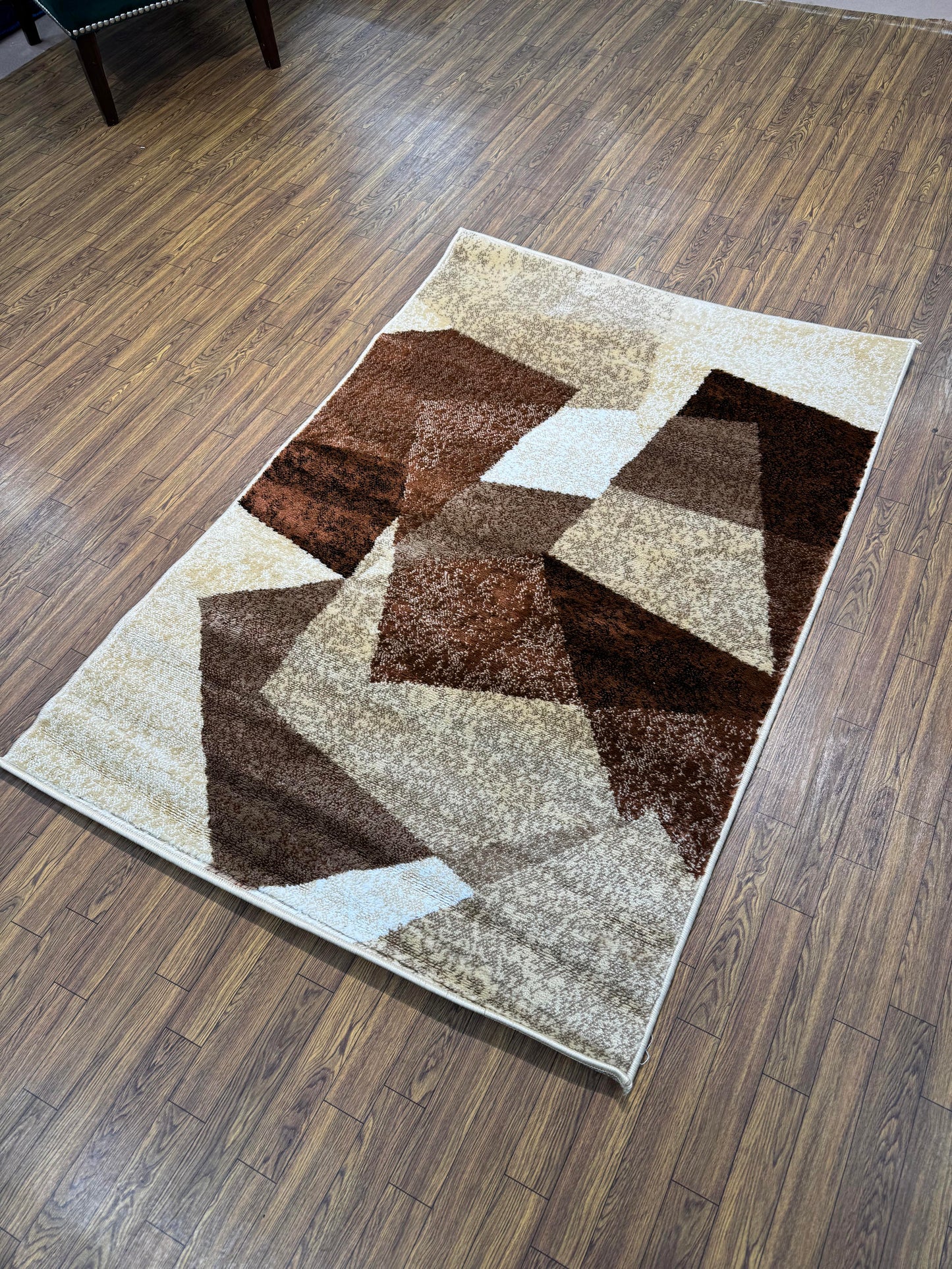 3D Carved Geometric Persian Design Rug in (3x5 ft)