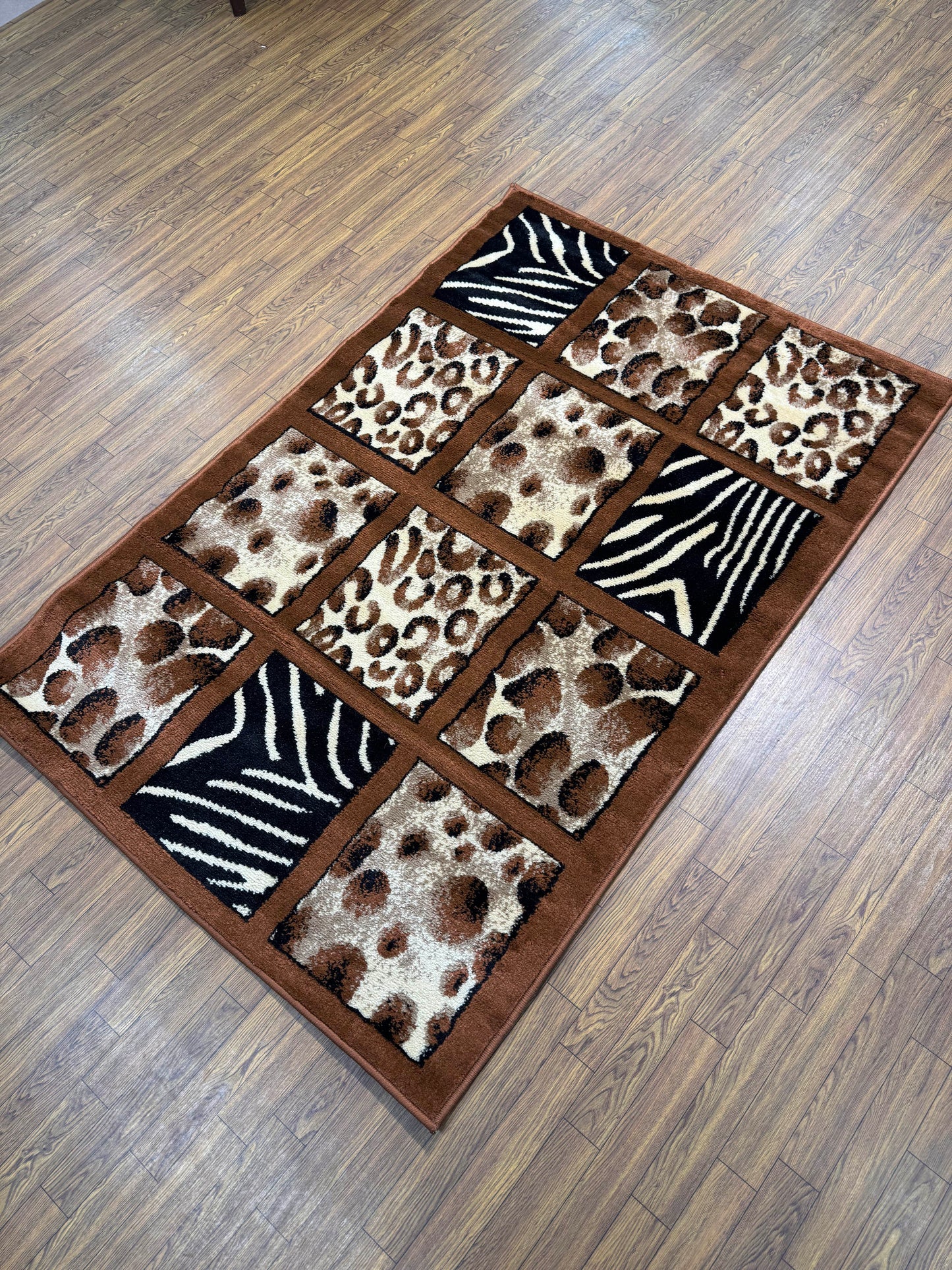 Beige Brown Geometric Persian Design Rug in (3x5 ft)