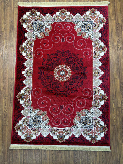 Bright Red Scalloped Border Traditional Persian Rug in (3x5 ft)