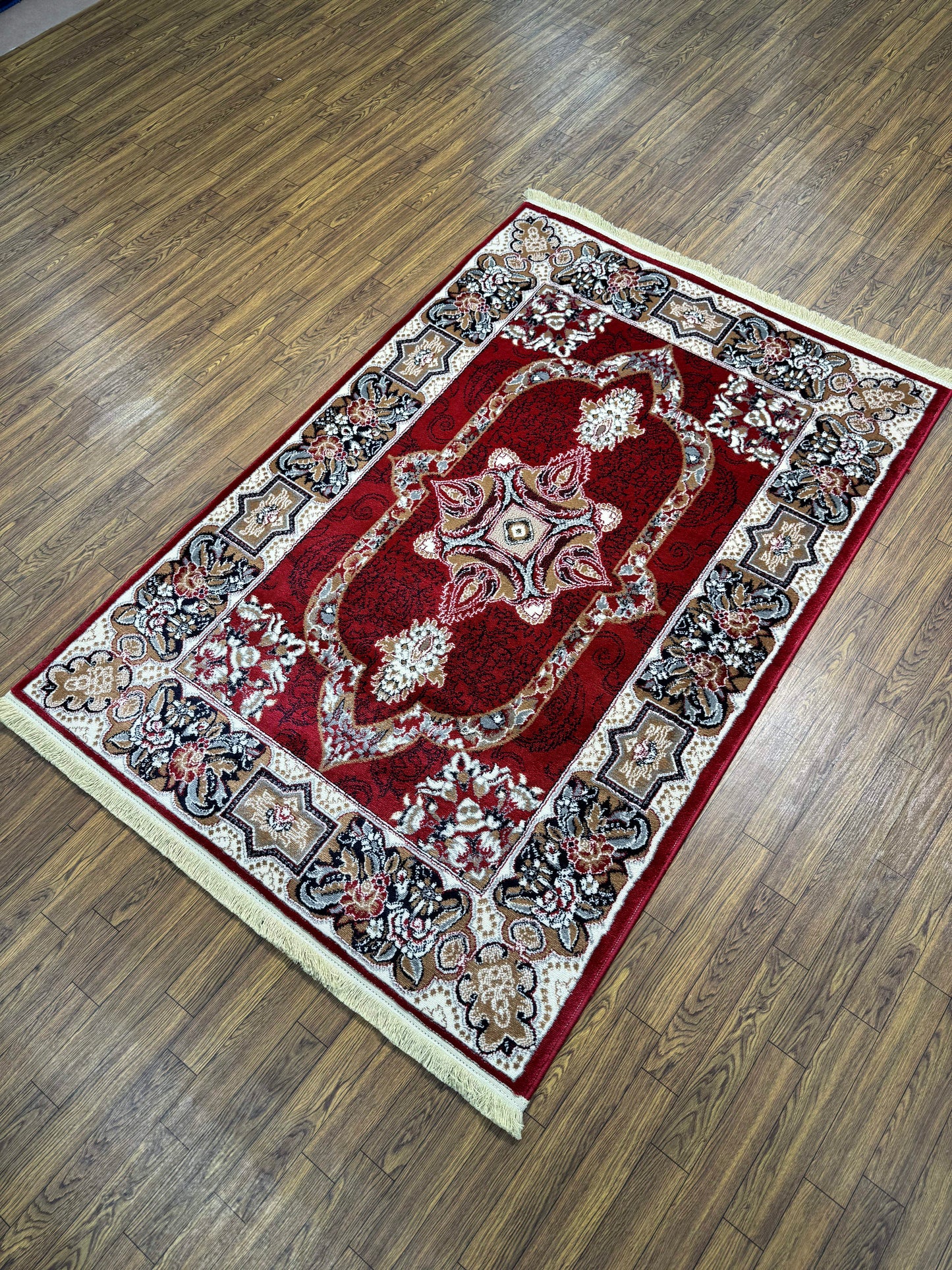 Vibrant Red Elongated Medallion Persian Rug in (3x5 ft)