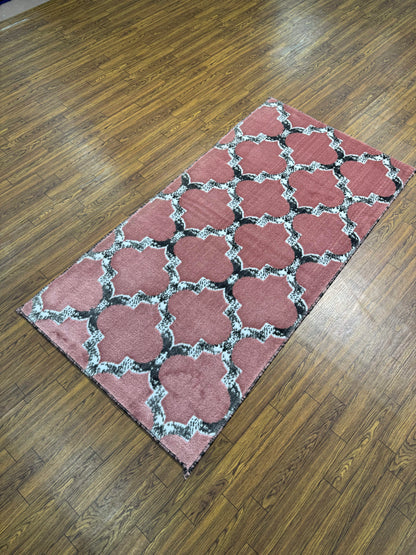 Dusty Rose Gray Moroccan Trellis Rug (3x5 ft)