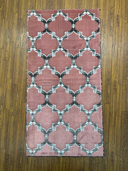 Dusty Rose Gray Moroccan Trellis Rug (3x5 ft)