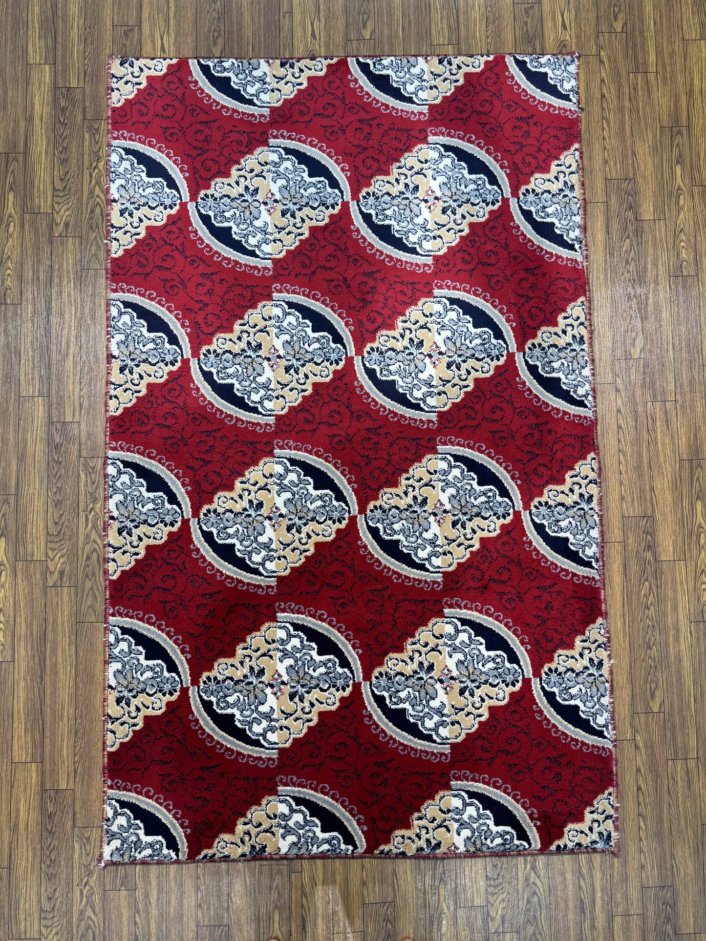 Red Repeating Diagonal Ogee Rug (2.5x5 ft)