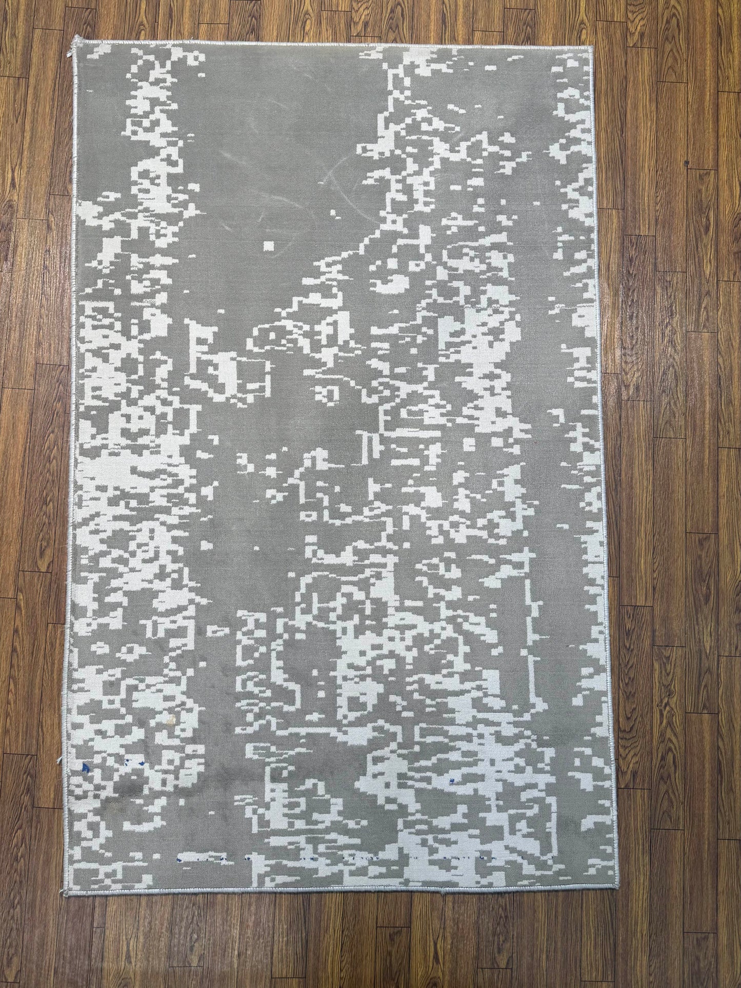 Modern Gray White Pixelated Rug (3x5 ft)