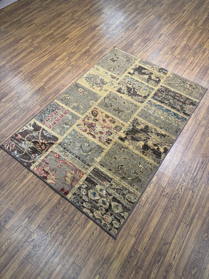 Distressed Patchwork Gray Gold Rug (3x5 ft)