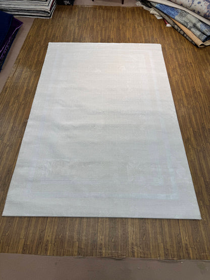 Solid Light Grey Shag Rug (7x10 ft)