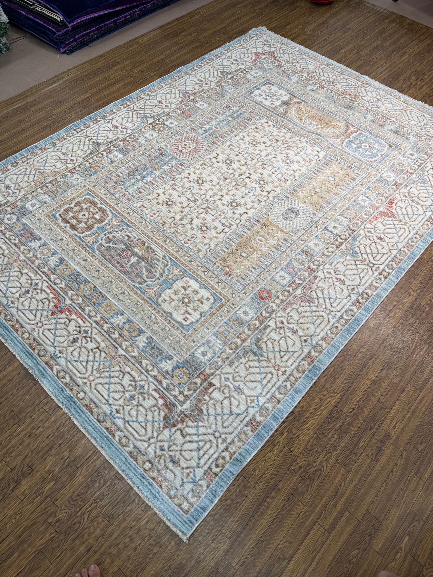 Distressed Patchwork Transitional Rug (7x10 ft)